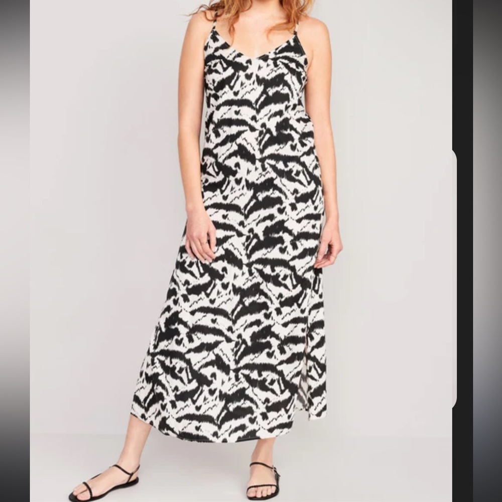 Small NWT Old Navy Tie Back Maxi Dress‎ White Black Floral Tropical Animal Print